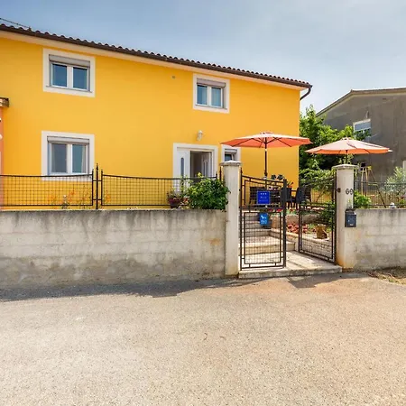 Apartment Denis *